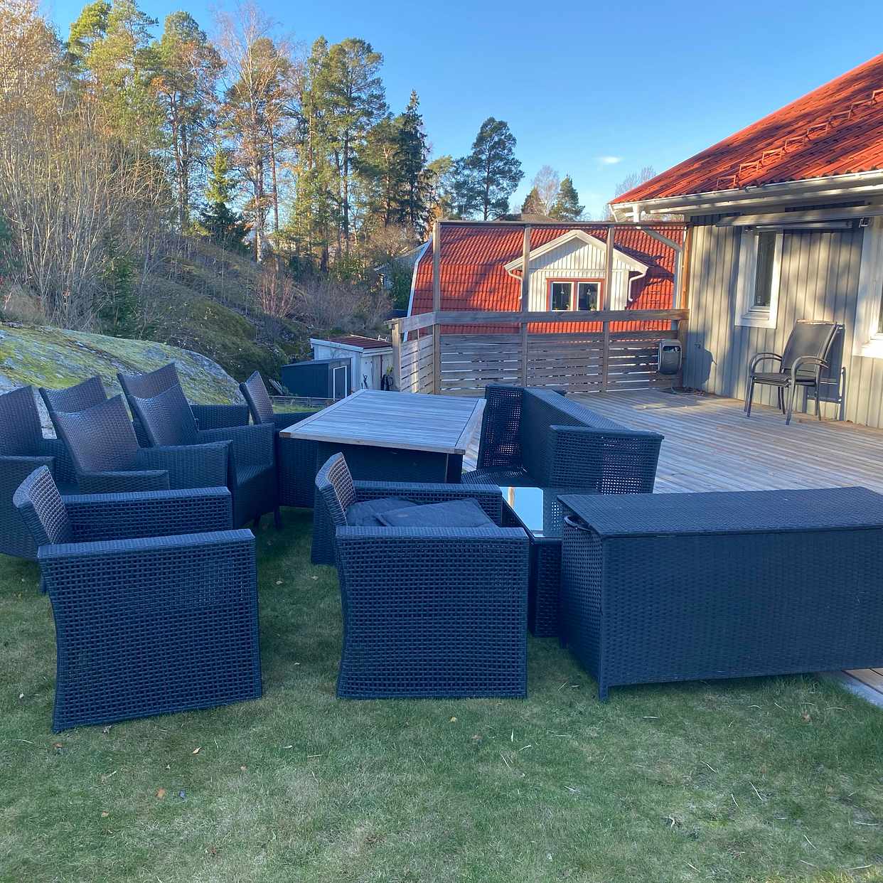 image of Flytta trädgårdsmöbler - 