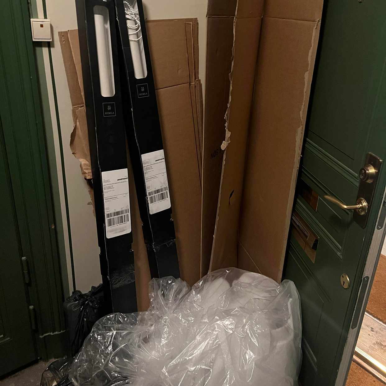 image of Kartonger, plast, tidning - Stockholm