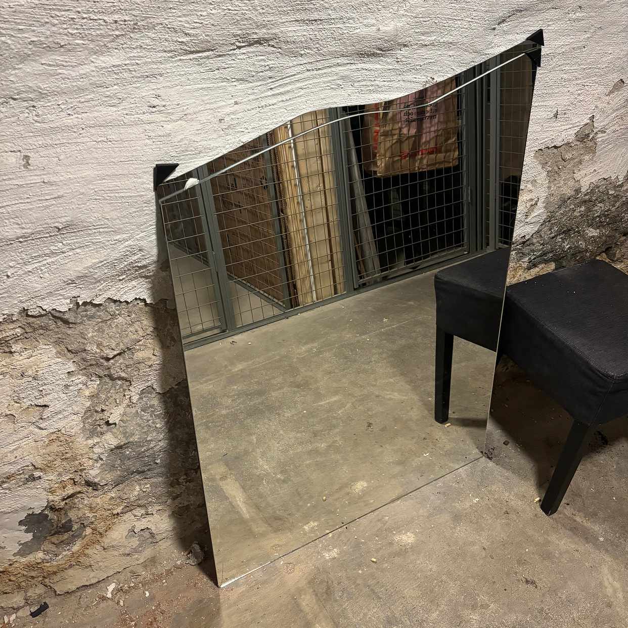 image of Broken mirror and glas - Stockholm