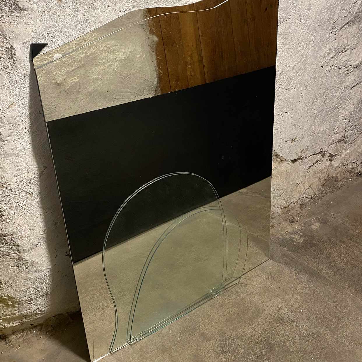 image of Broken mirror and glas - Stockholm