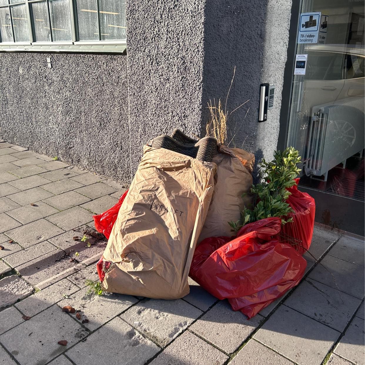image of Trädgårdsavfall och kruko - Stockholm