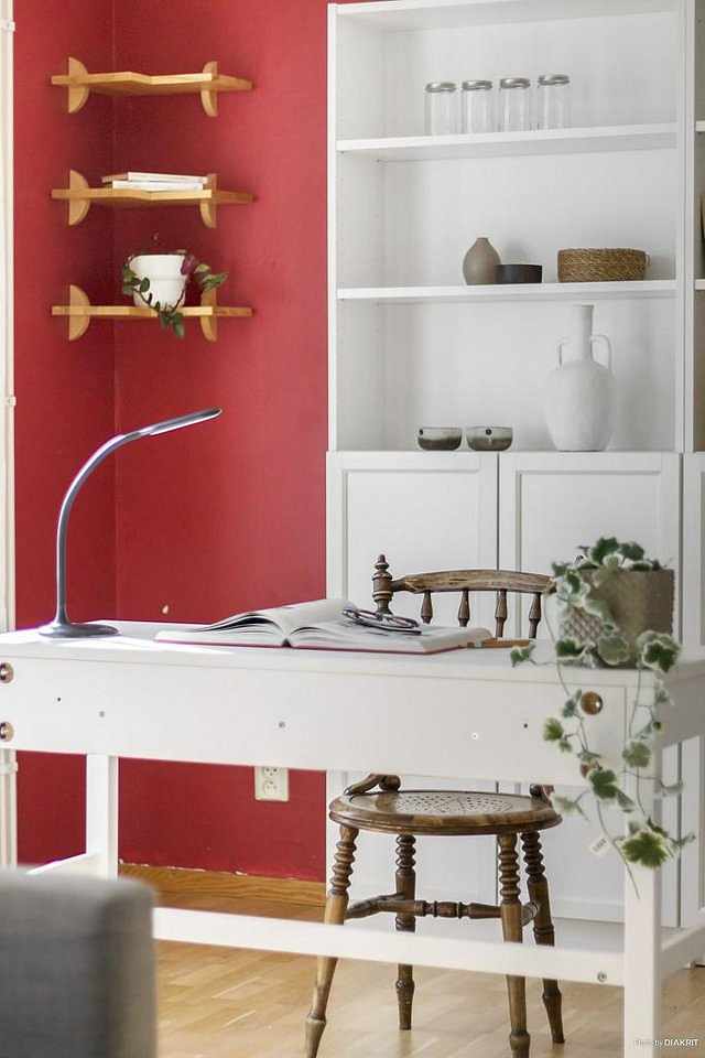image of Mycket fint Skrivbord med - 