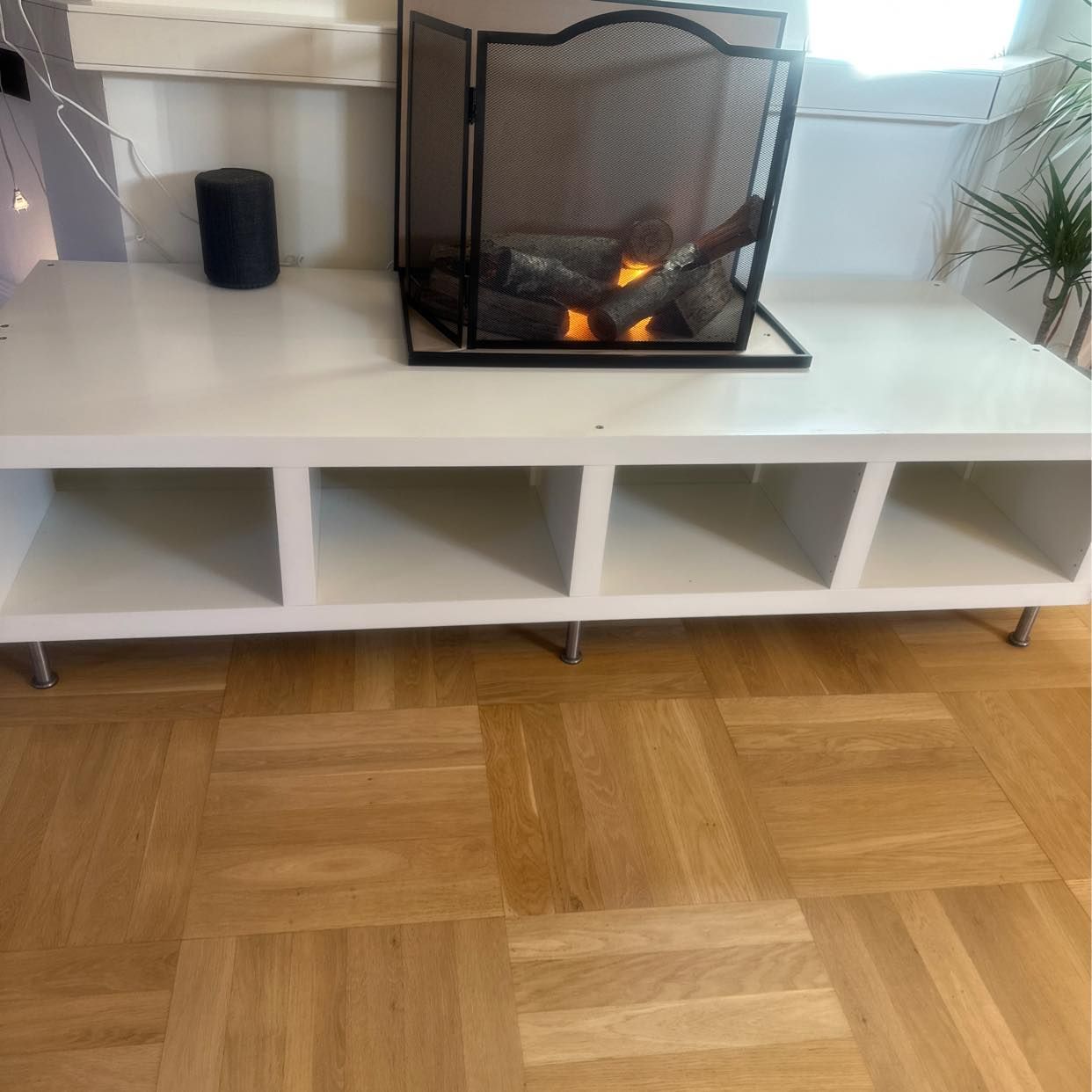 image of Två tv bänkar - Norrmalm