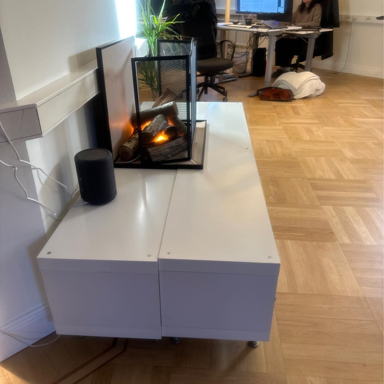 image of Två tv bänkar - Norrmalm
