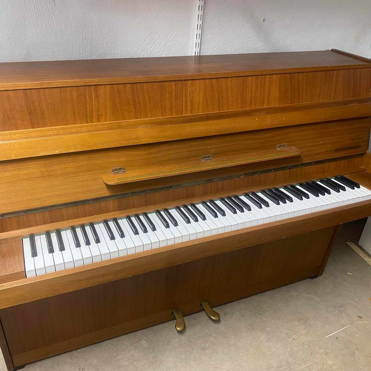 image of Hämta piano från garage - Sigtuna