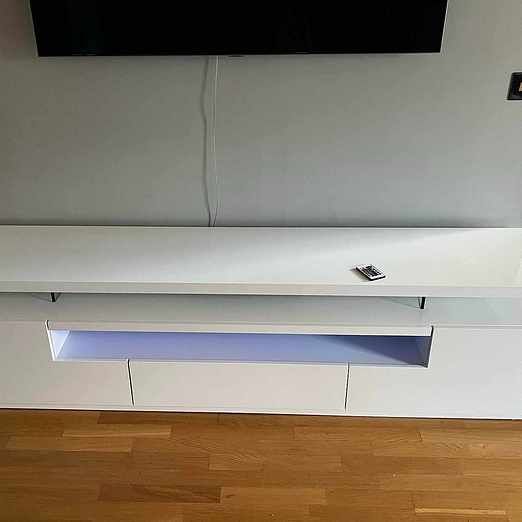 image of TV-bänk med LED-belysning - Bromma