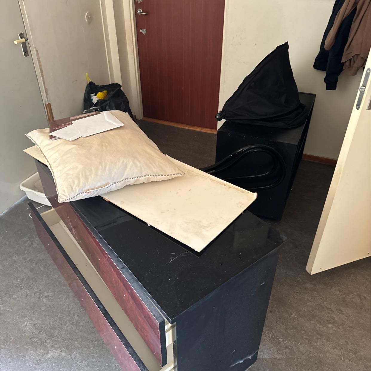 image of Broken furniture - Spånga