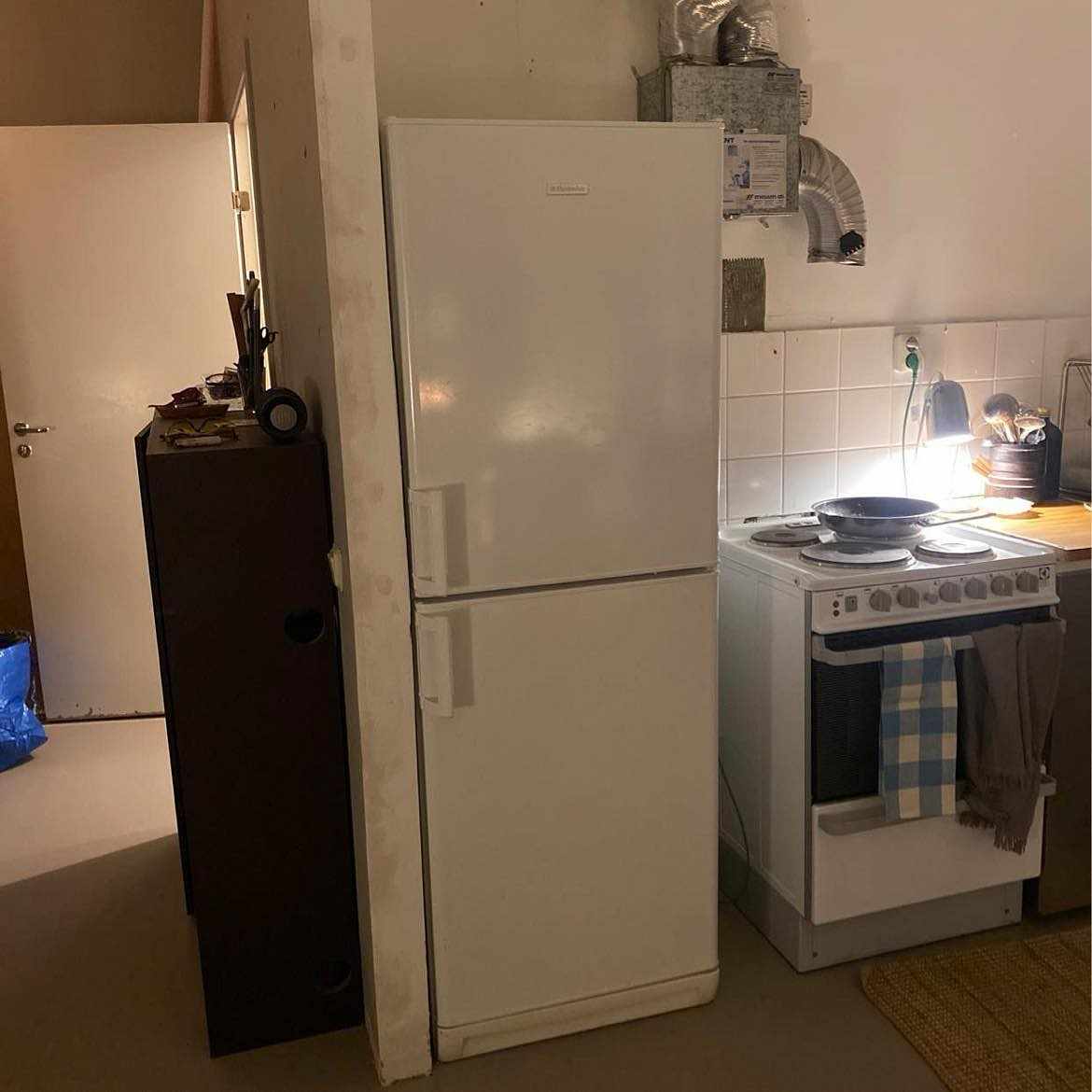 image of Need 2 people to move - 