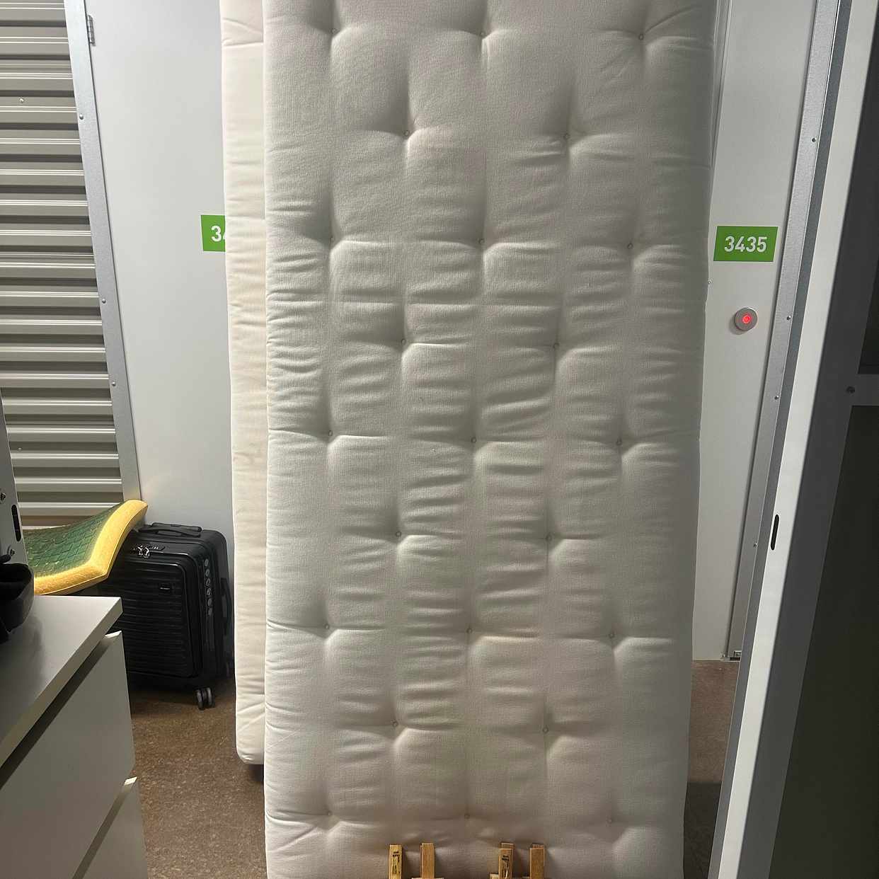 image of 2st 90cm säng - Handen