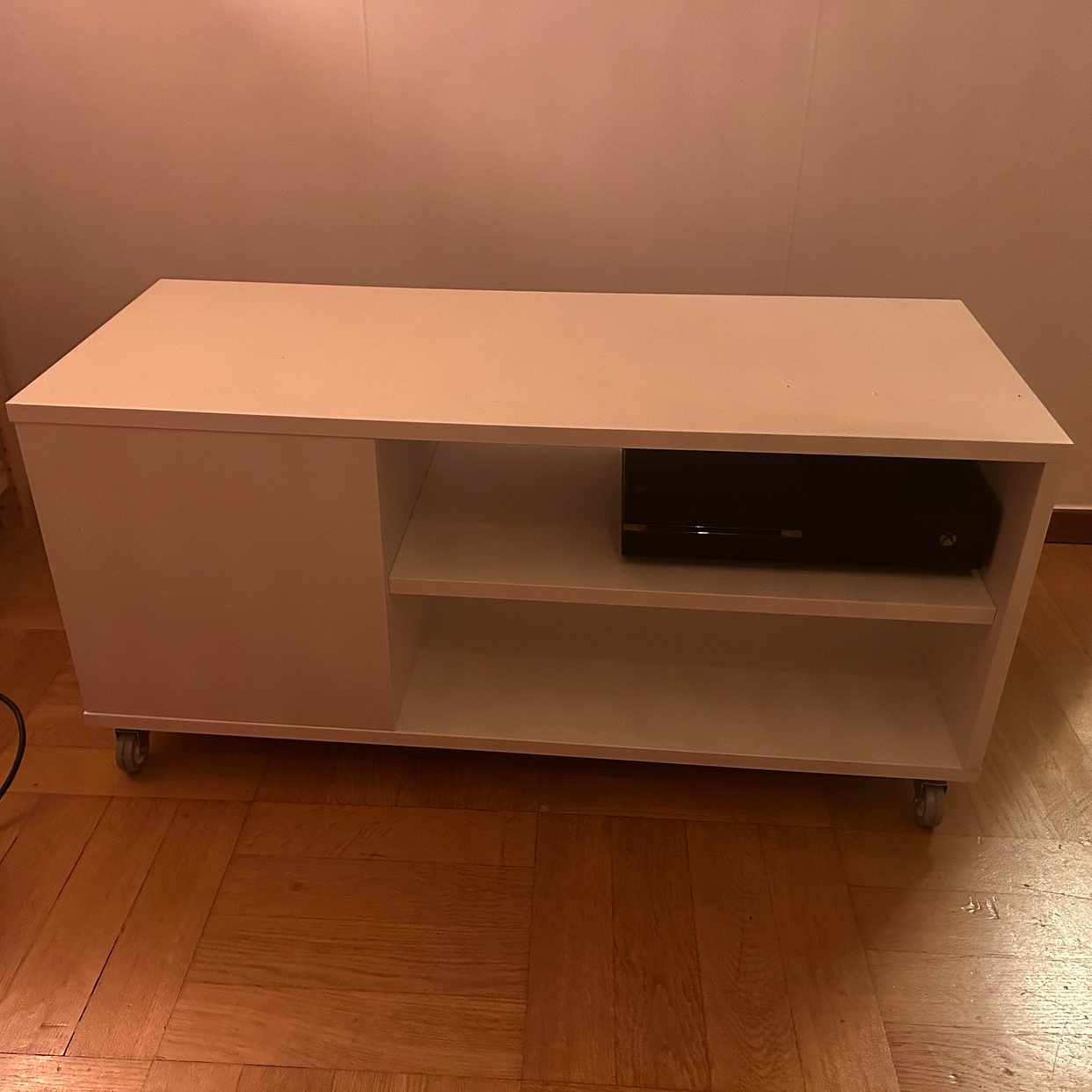 image of Tv-bänk bortskänkes - Enskede-Årsta-Vantörs