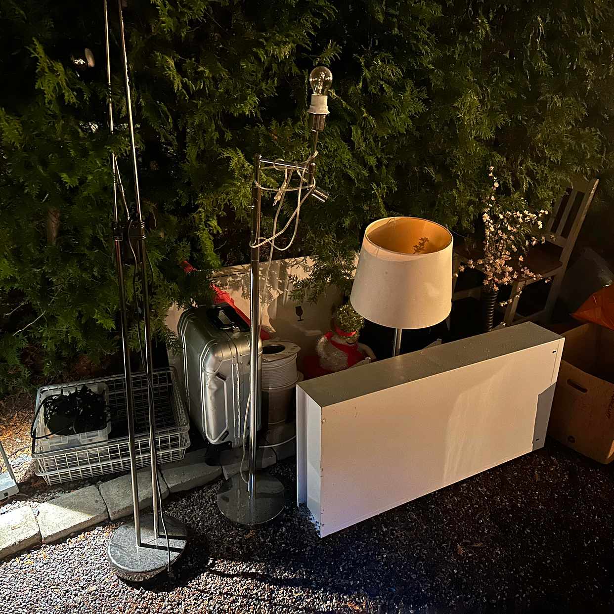 image of Pick up garbage - Djursholm