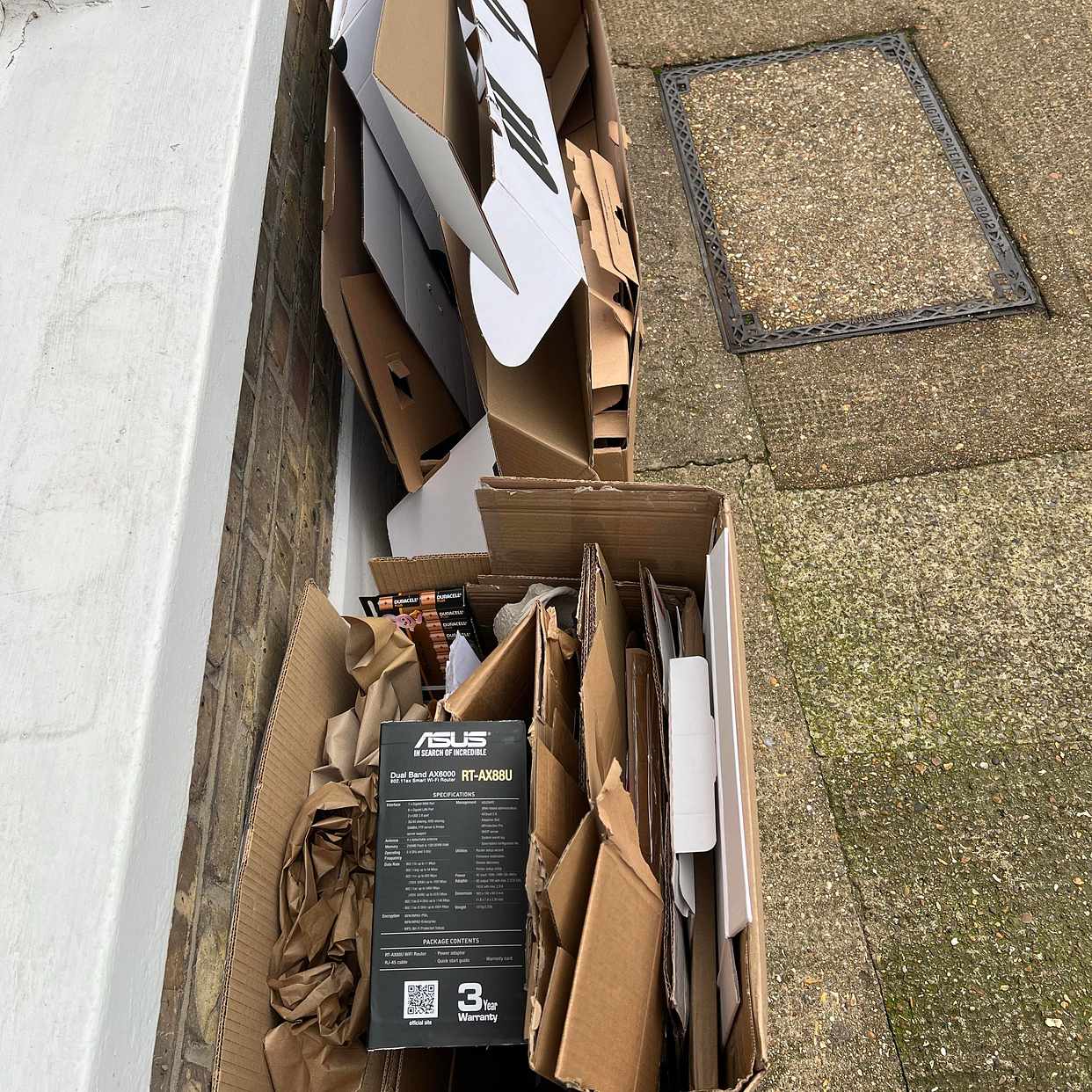 image of Cardboard + mixed recycli - Tower Hamlets