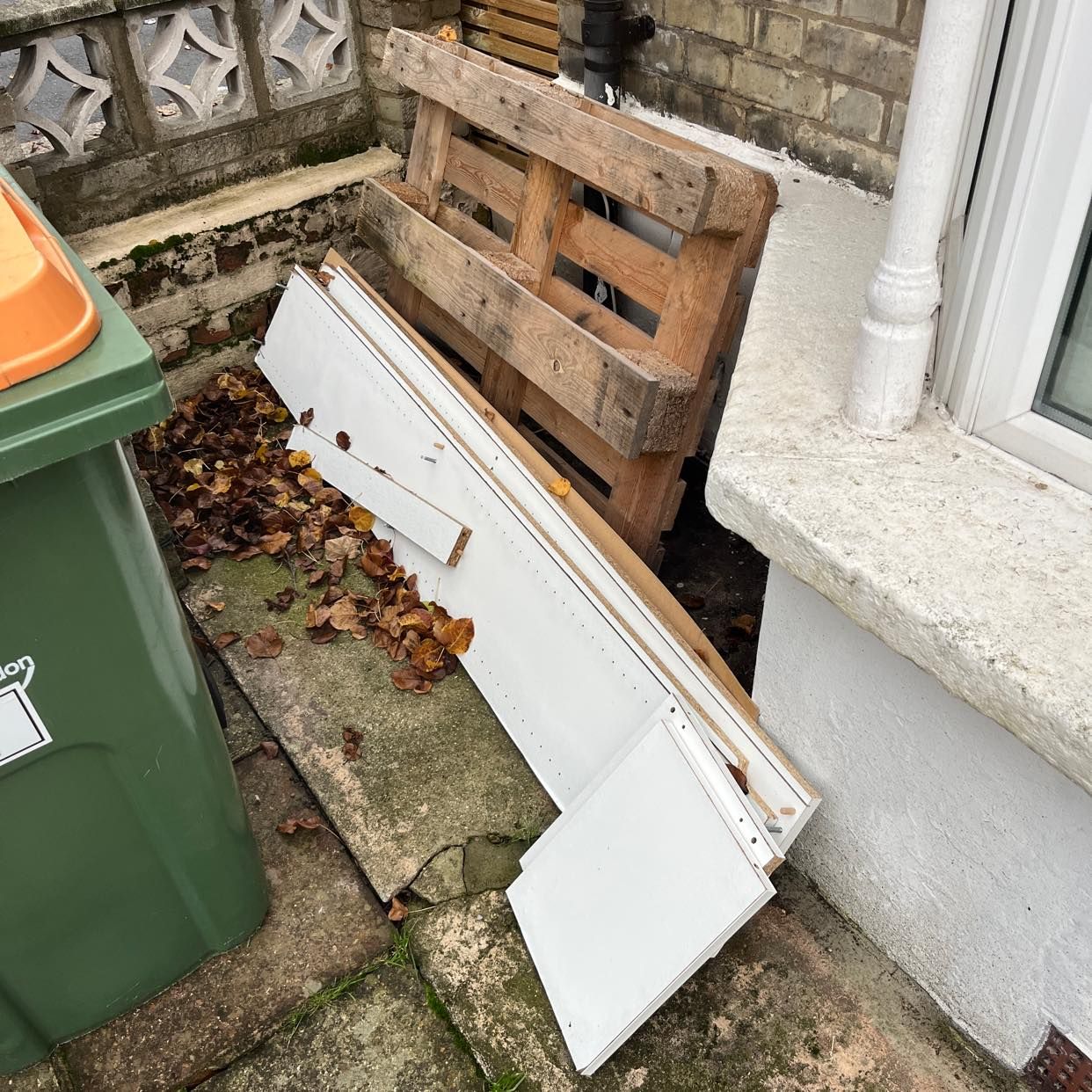 image of Remove wood & Old TV - London