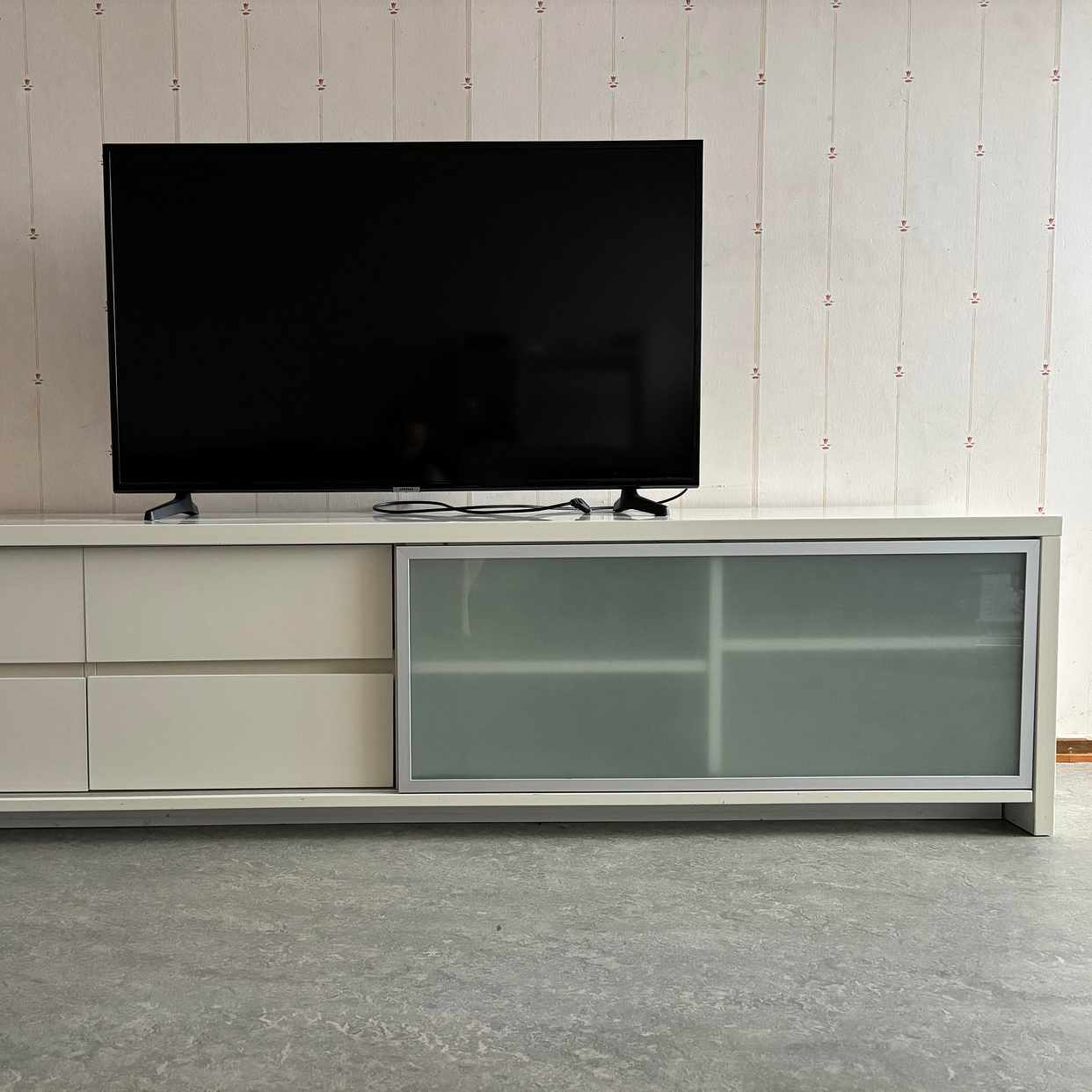 image of Tv-bänk - Vårby
