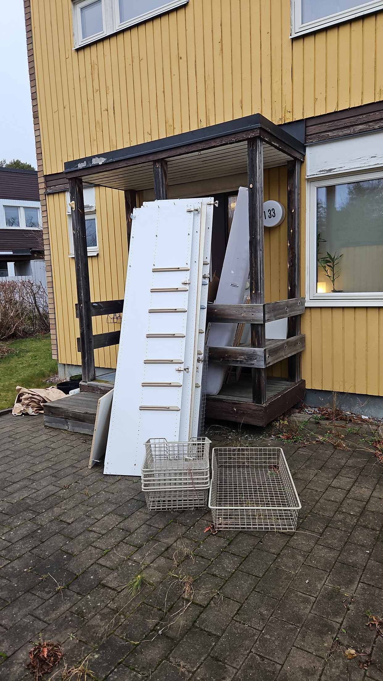 image of Wardrobe & branches - Vällingby