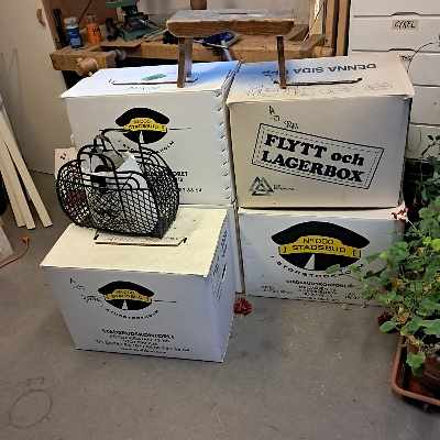 image of 4 stolar, matbord, karton - 