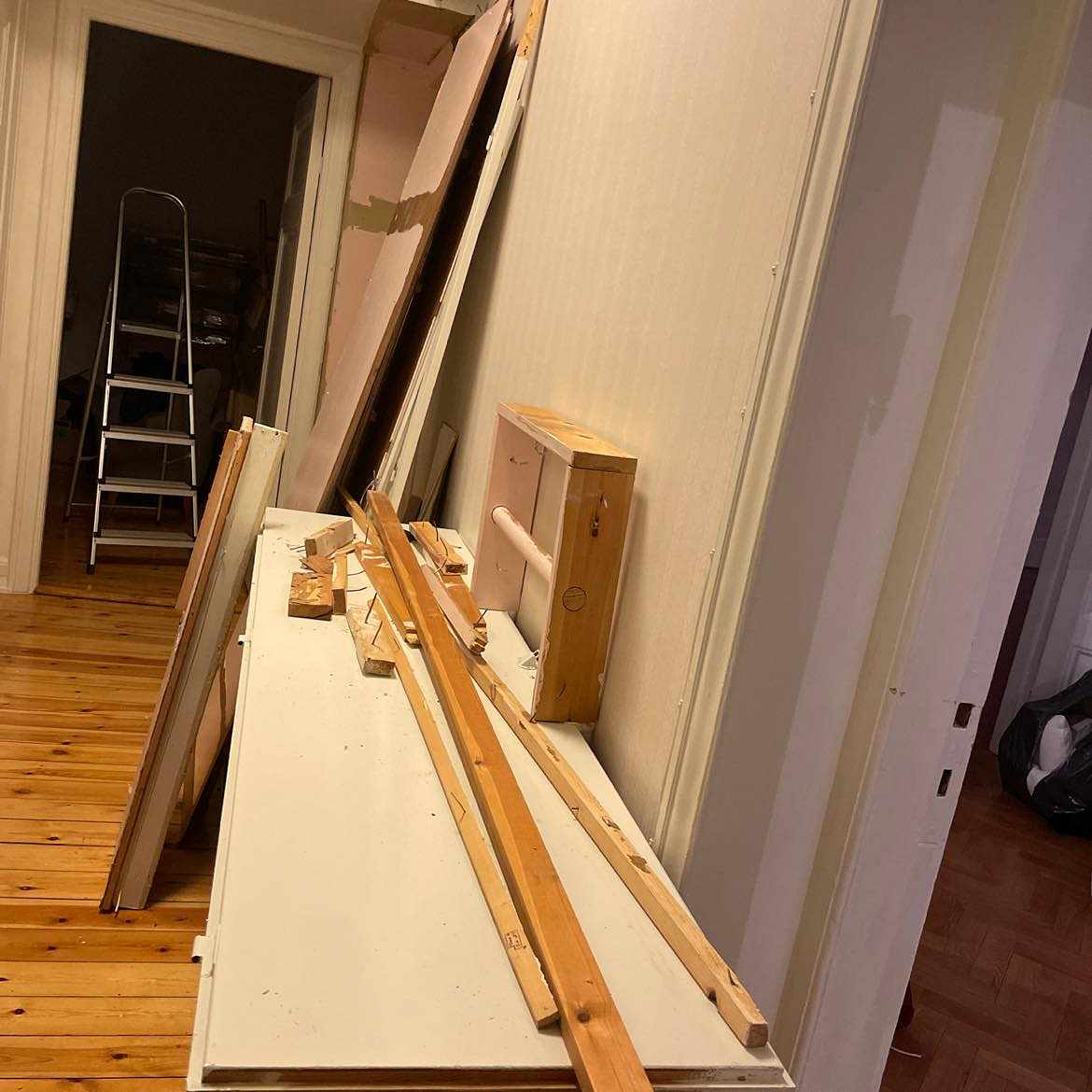 image of Riven platsbyggd garderob - Stockholm