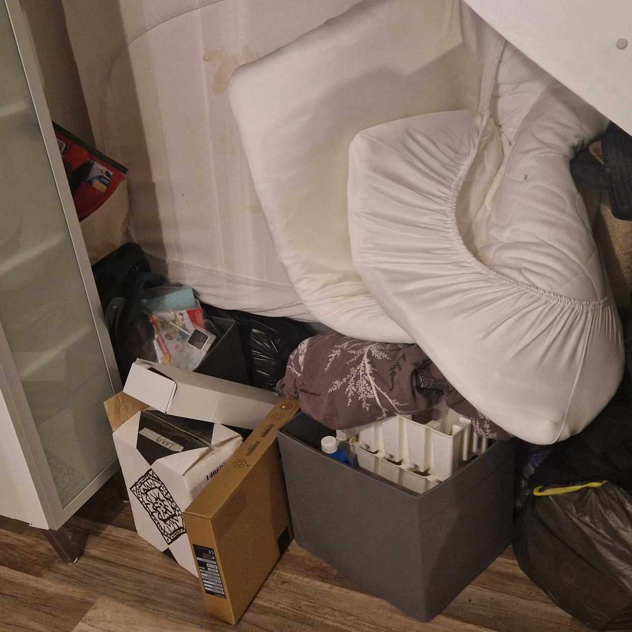 image of Pick up and throw stuff. - Handen