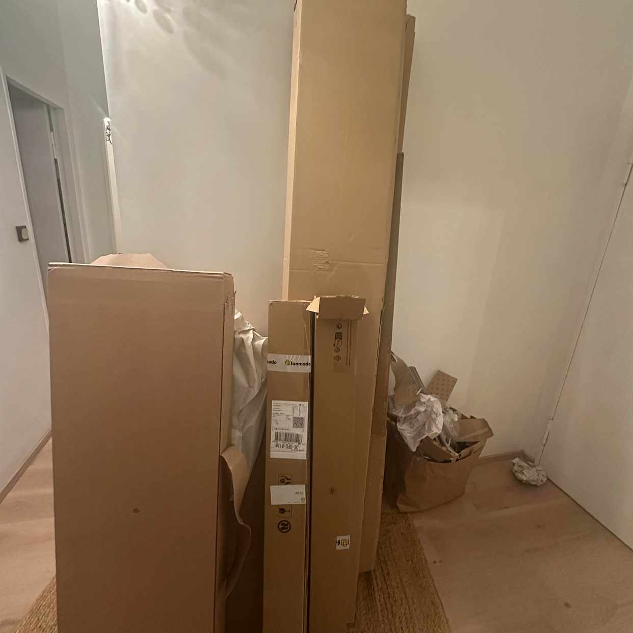 image of Ikea Kartons + Holz Schub - Berlin