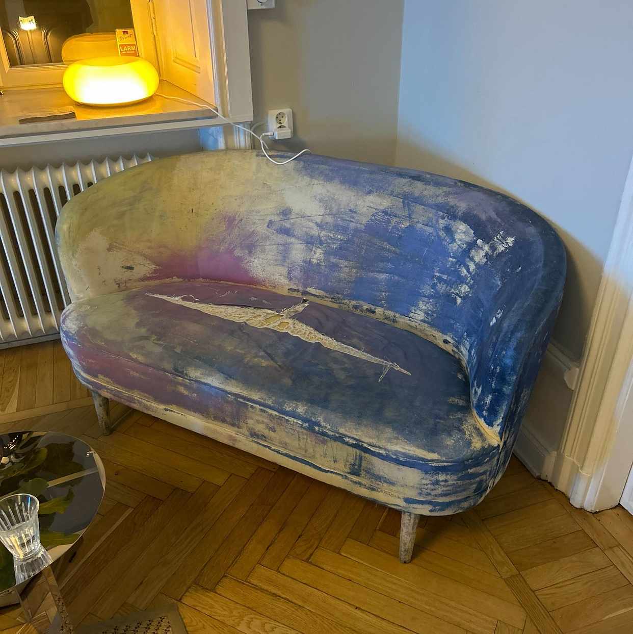 image of Help to move sofa - 