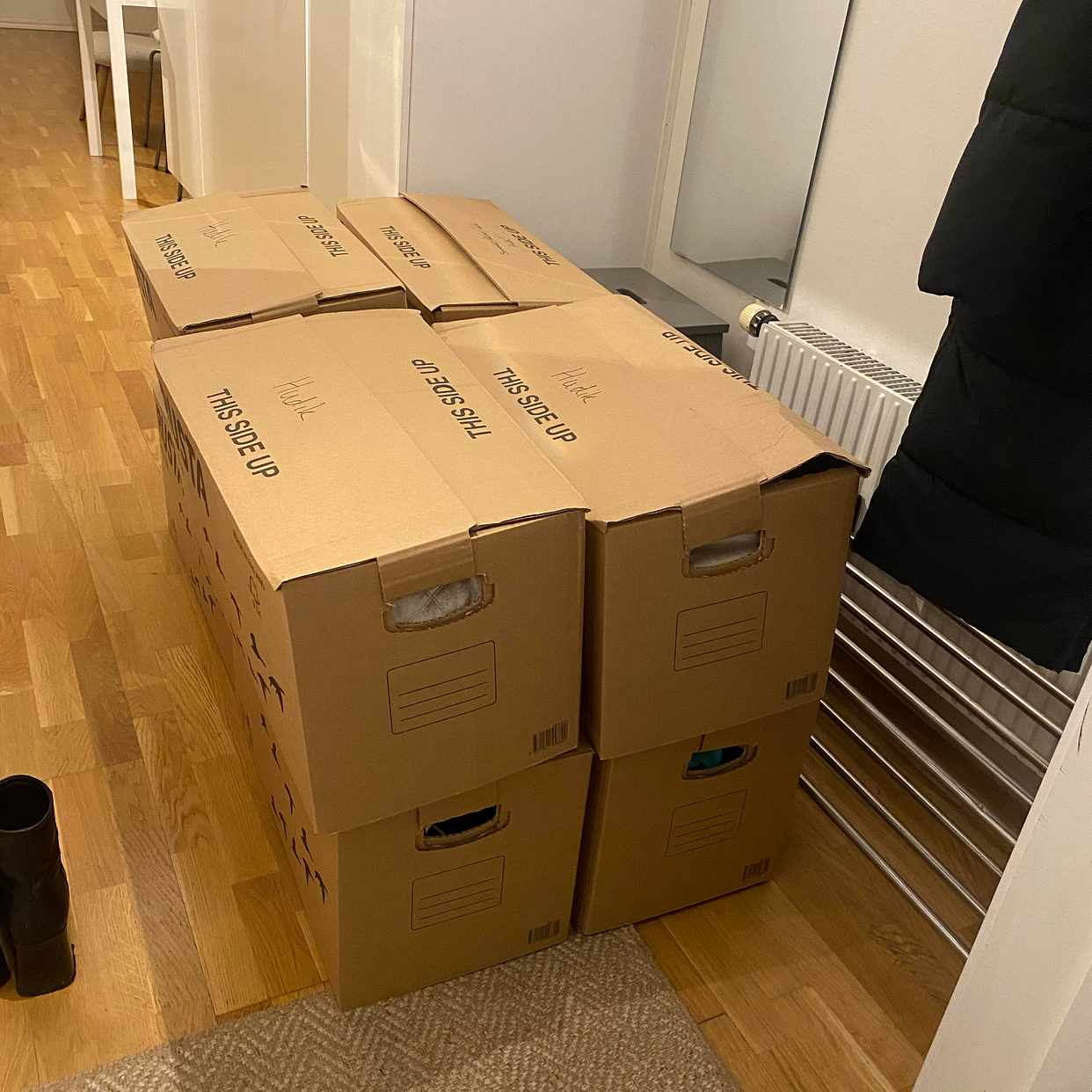 image of Kartonger/soffa/bord/stol - 