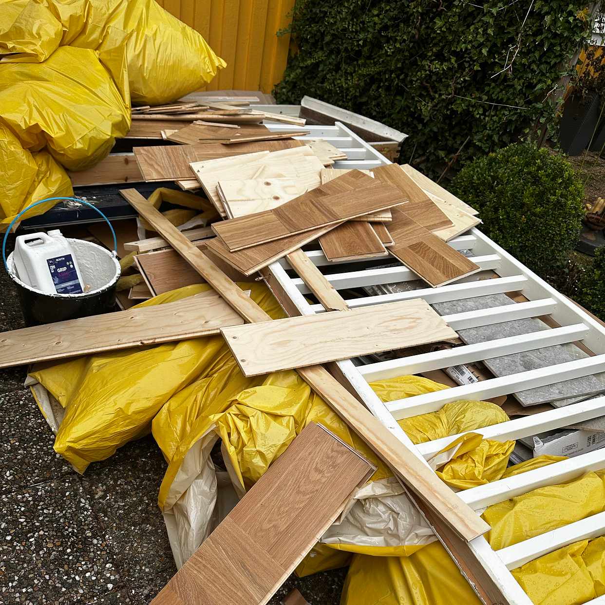 image of Skräp ifrån renovering - Torslanda