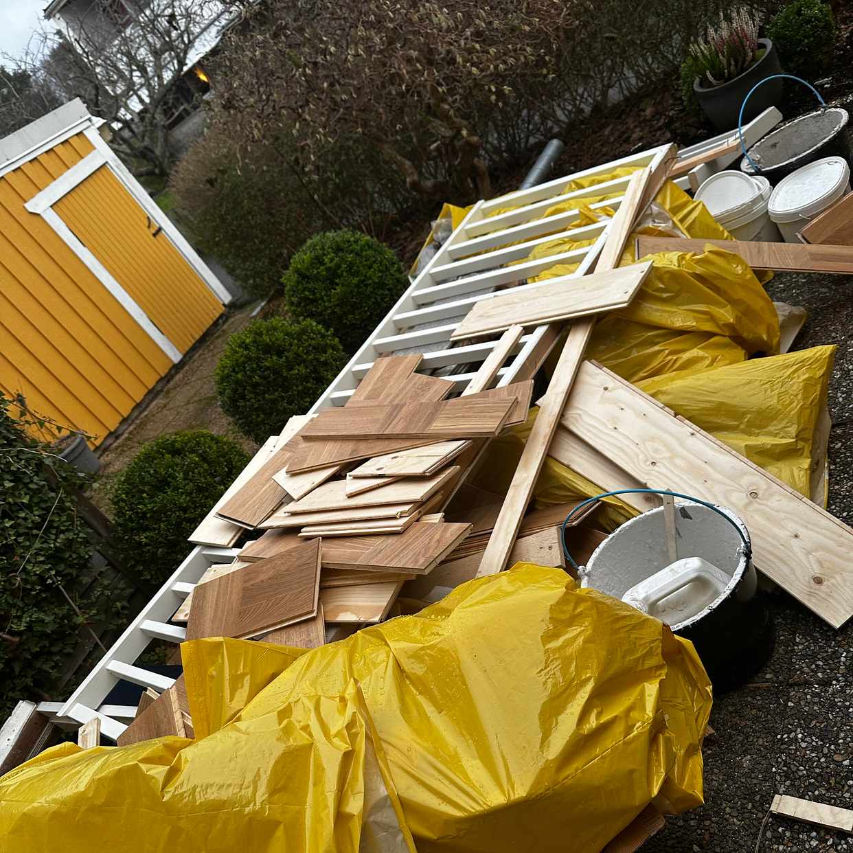 image of Skräp ifrån renovering - Torslanda
