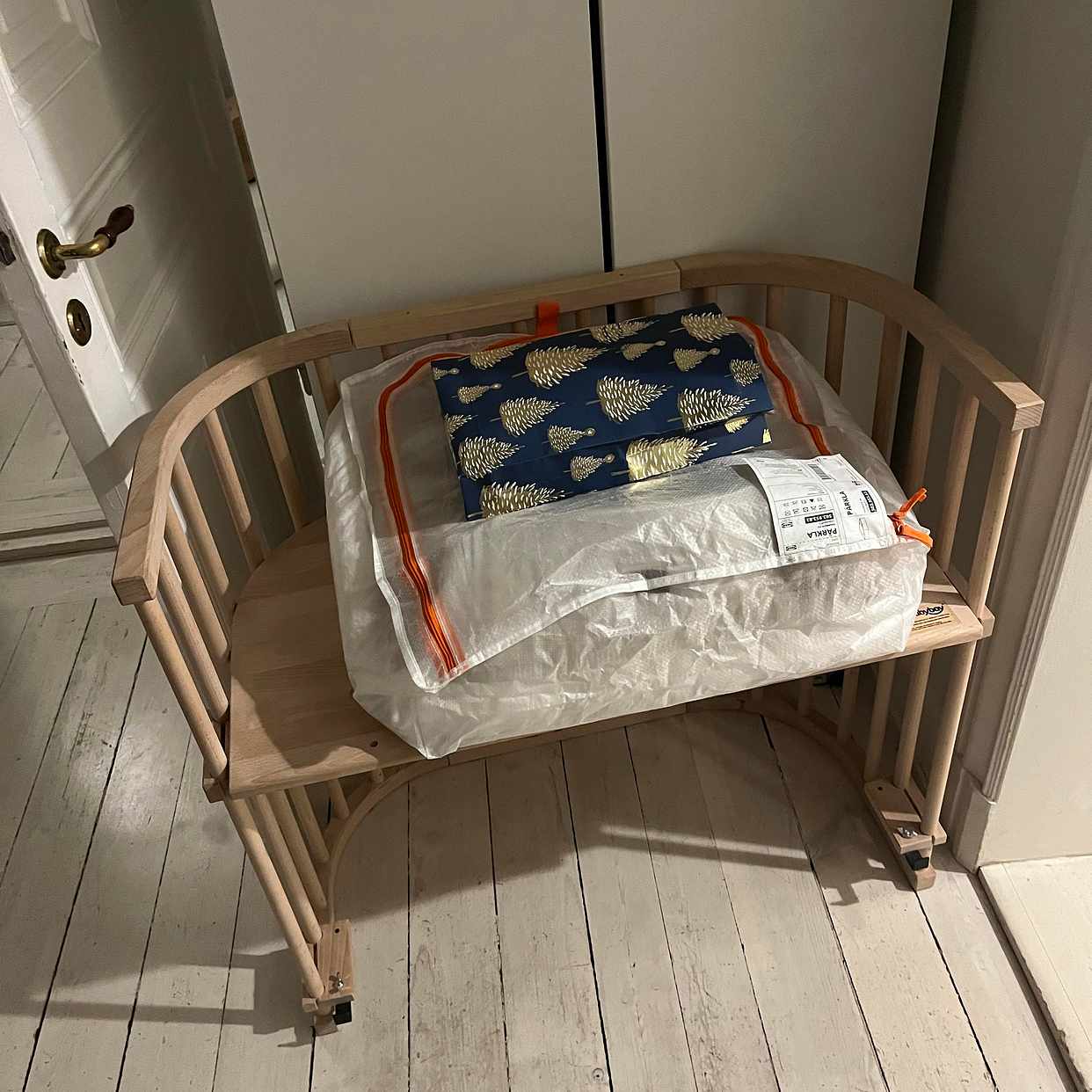 image of Moving baby crib + things - 