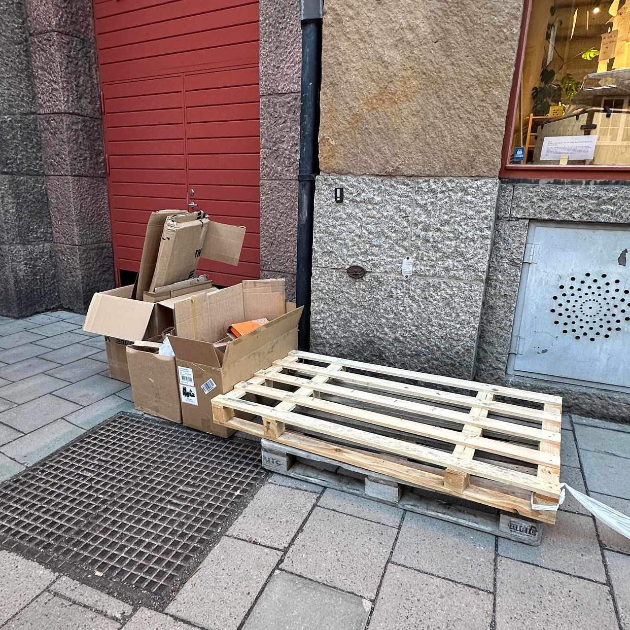 image of Lastpallar och kartonger - Stockholm