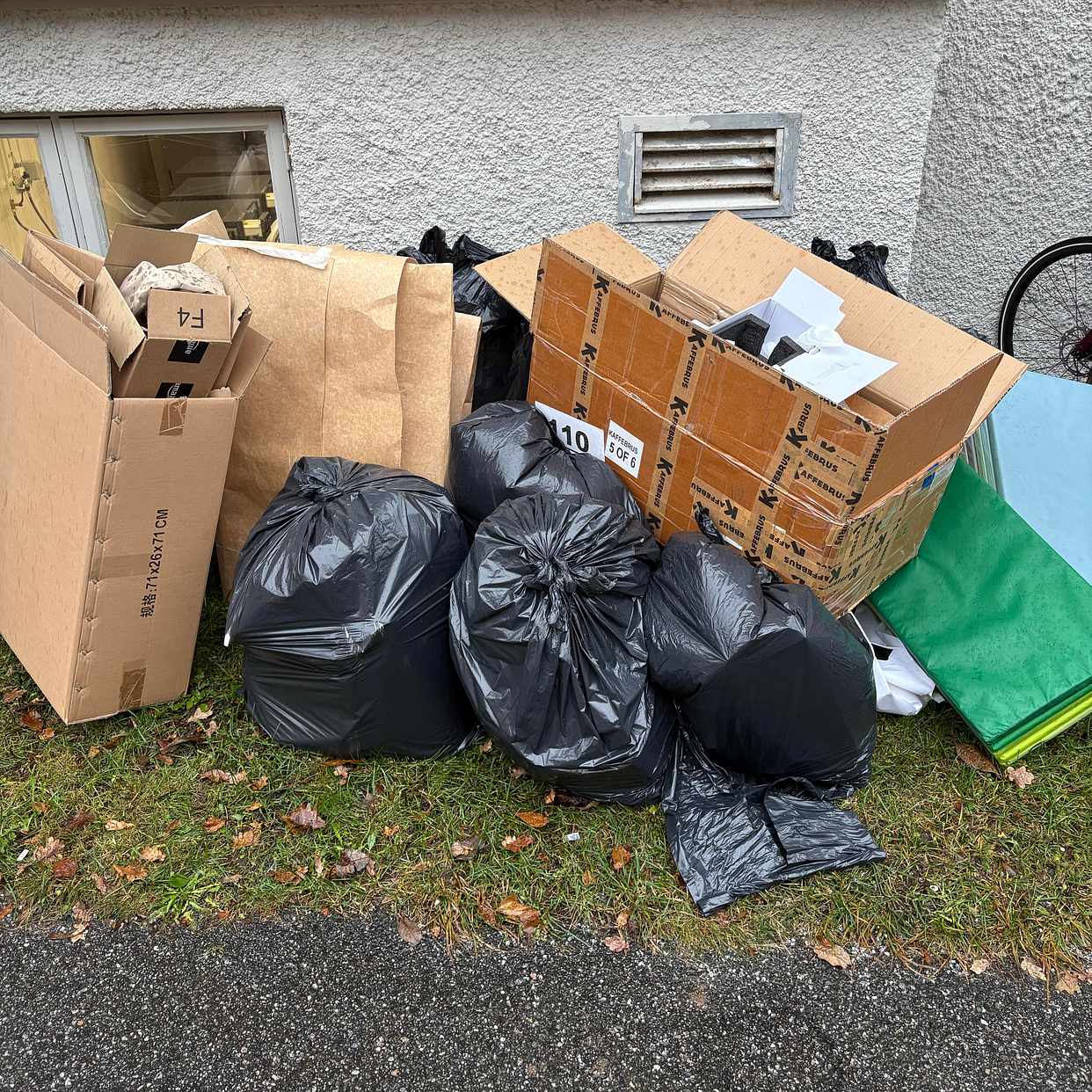 image of 9 garbage bags + wellpapp - Stockholm