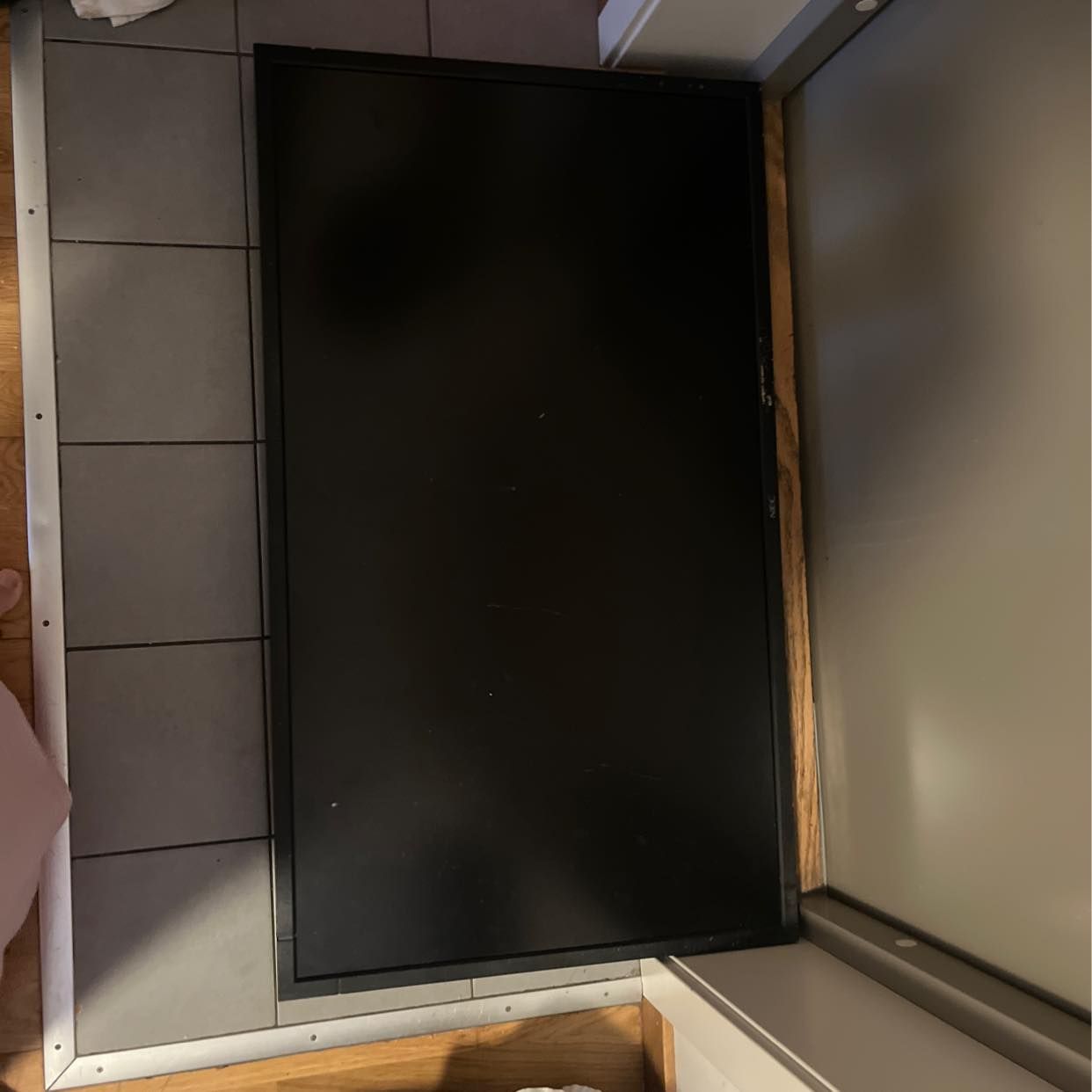 image of Två tv att slänga - Farsta