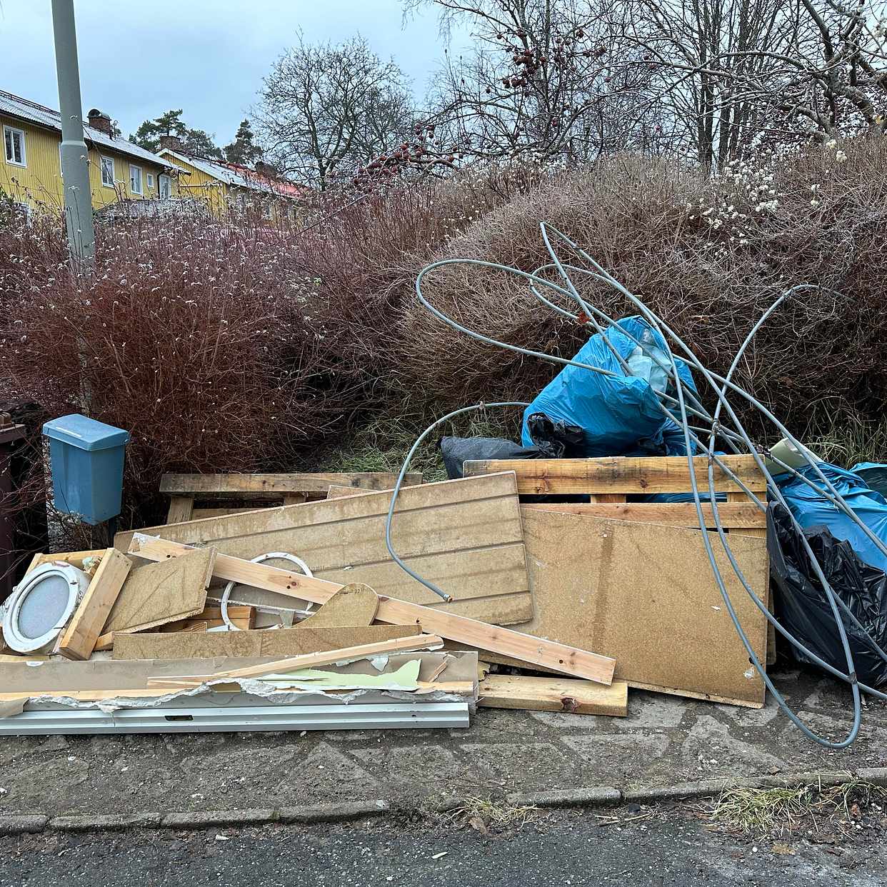 image of Trä, gips, plast, - Bagarmossen