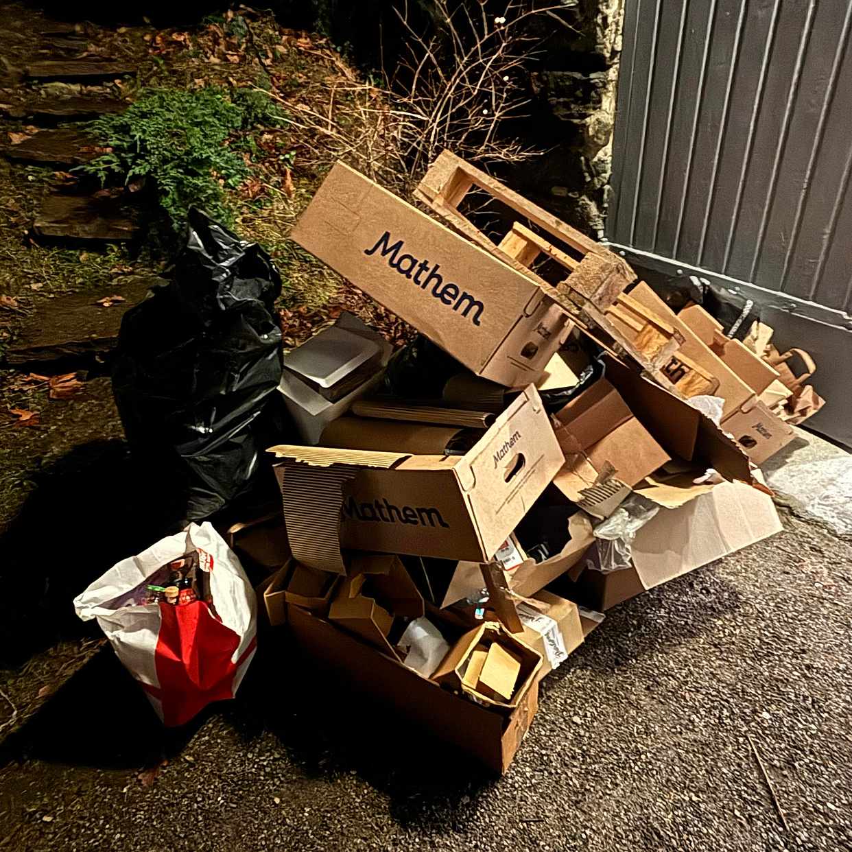 image of Återvinning och trä - Bromma