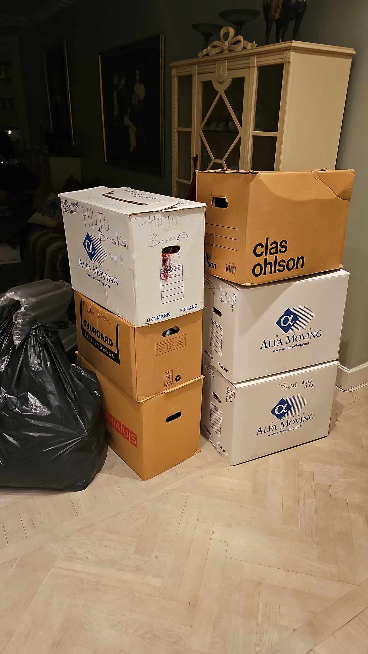 image of Flyttboxar 15 + - Stockholm