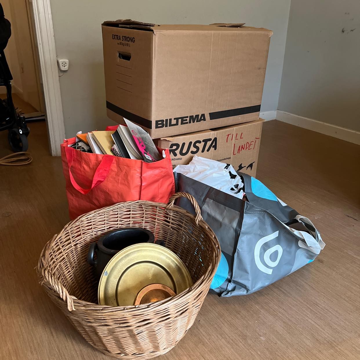 image of Moving to second hand - Stockholm