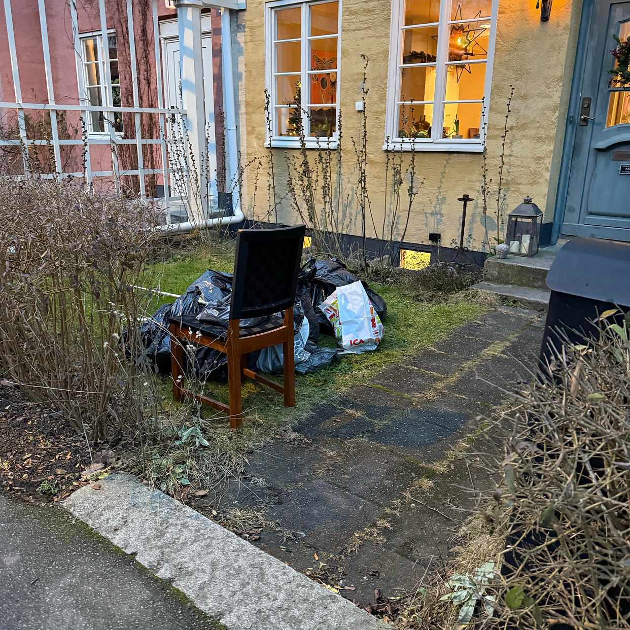image of Kör skräp till återvinnin - Bromma