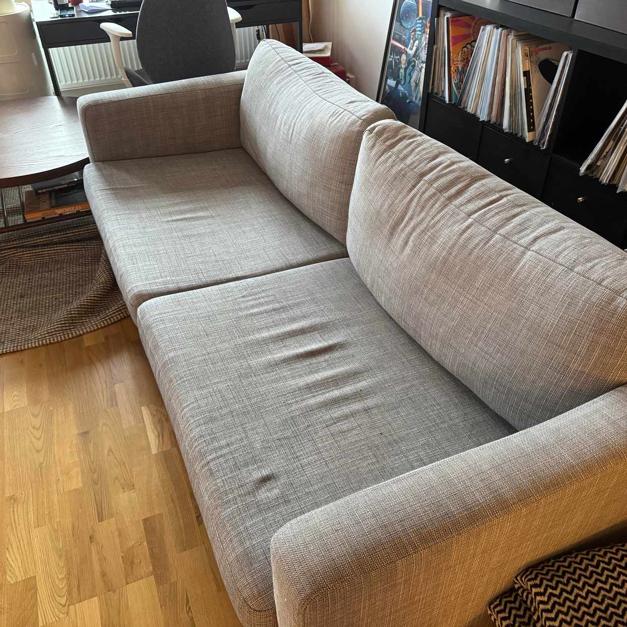 image of Grå soffa bortskänkes - Norrtälje