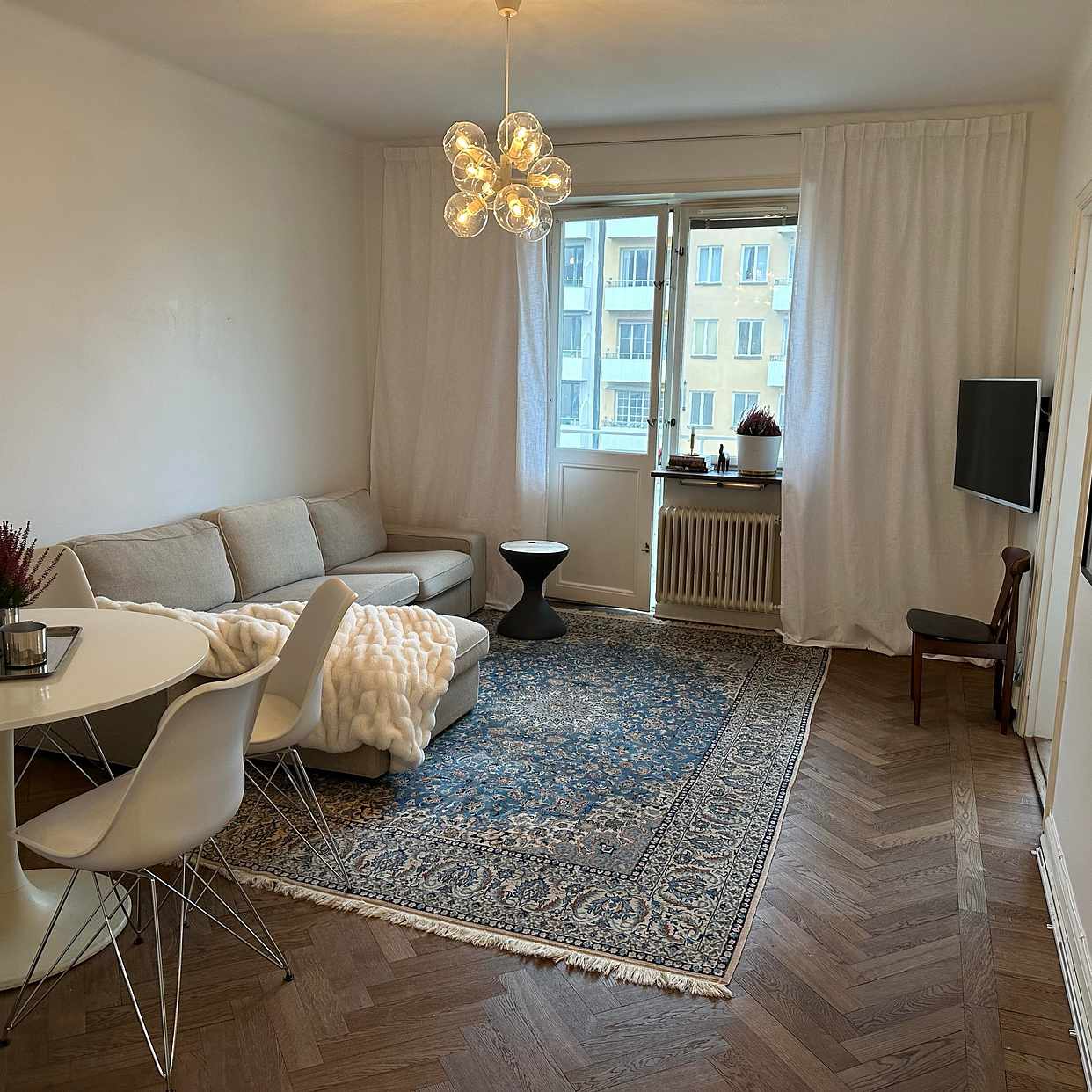 image of Bord, soffa, stolar,matta - 
