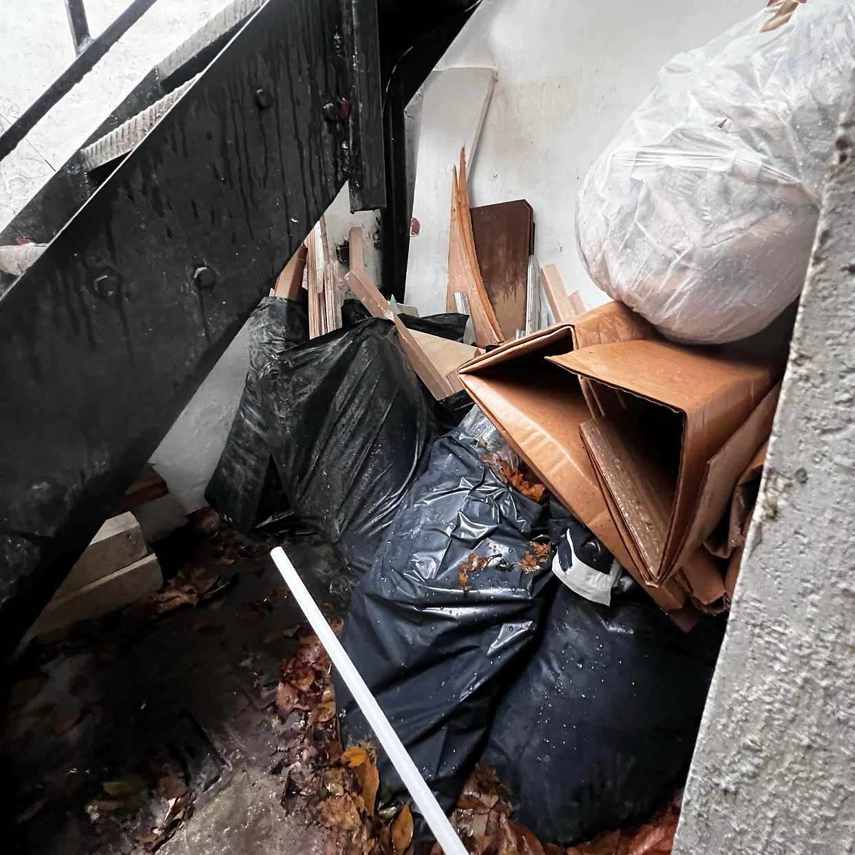 image of Remove various DIY waste - Islington