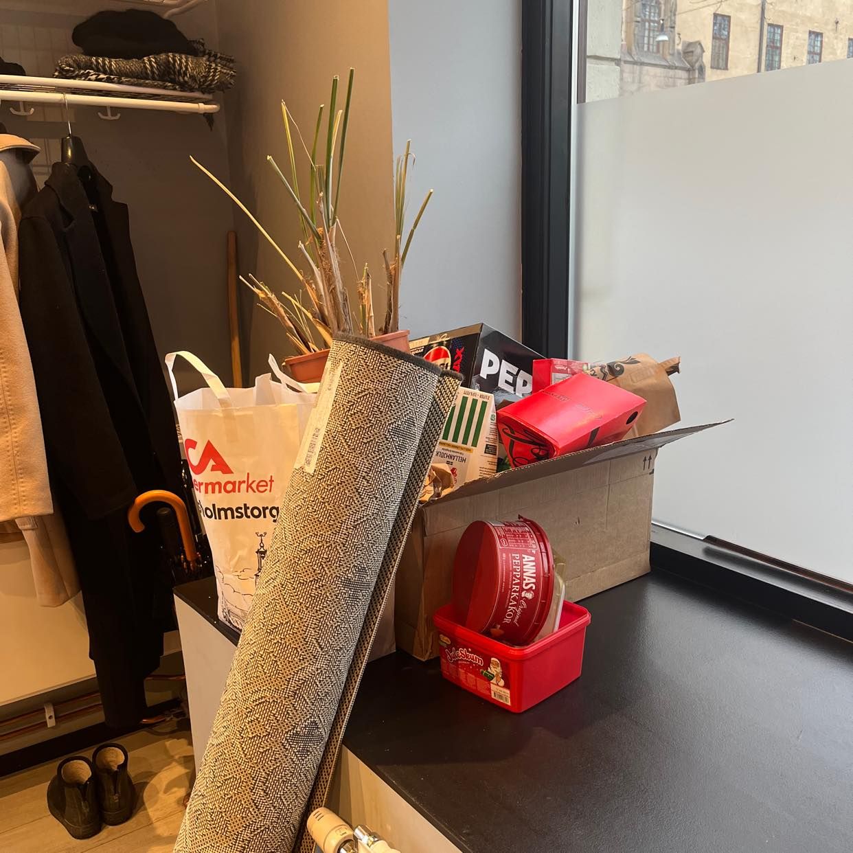 image of Papp, glas och matta - Stockholm