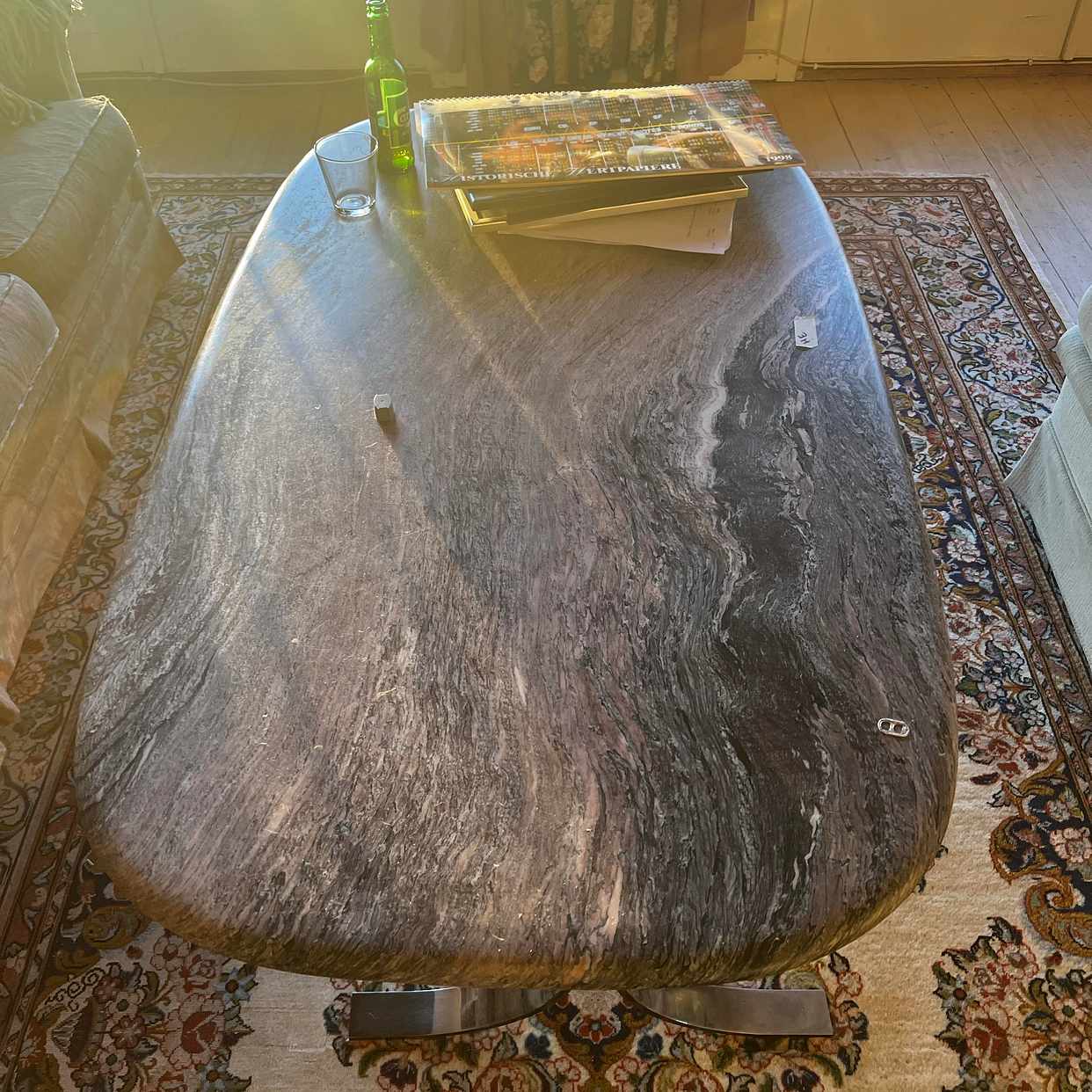 image of Move marble table - 