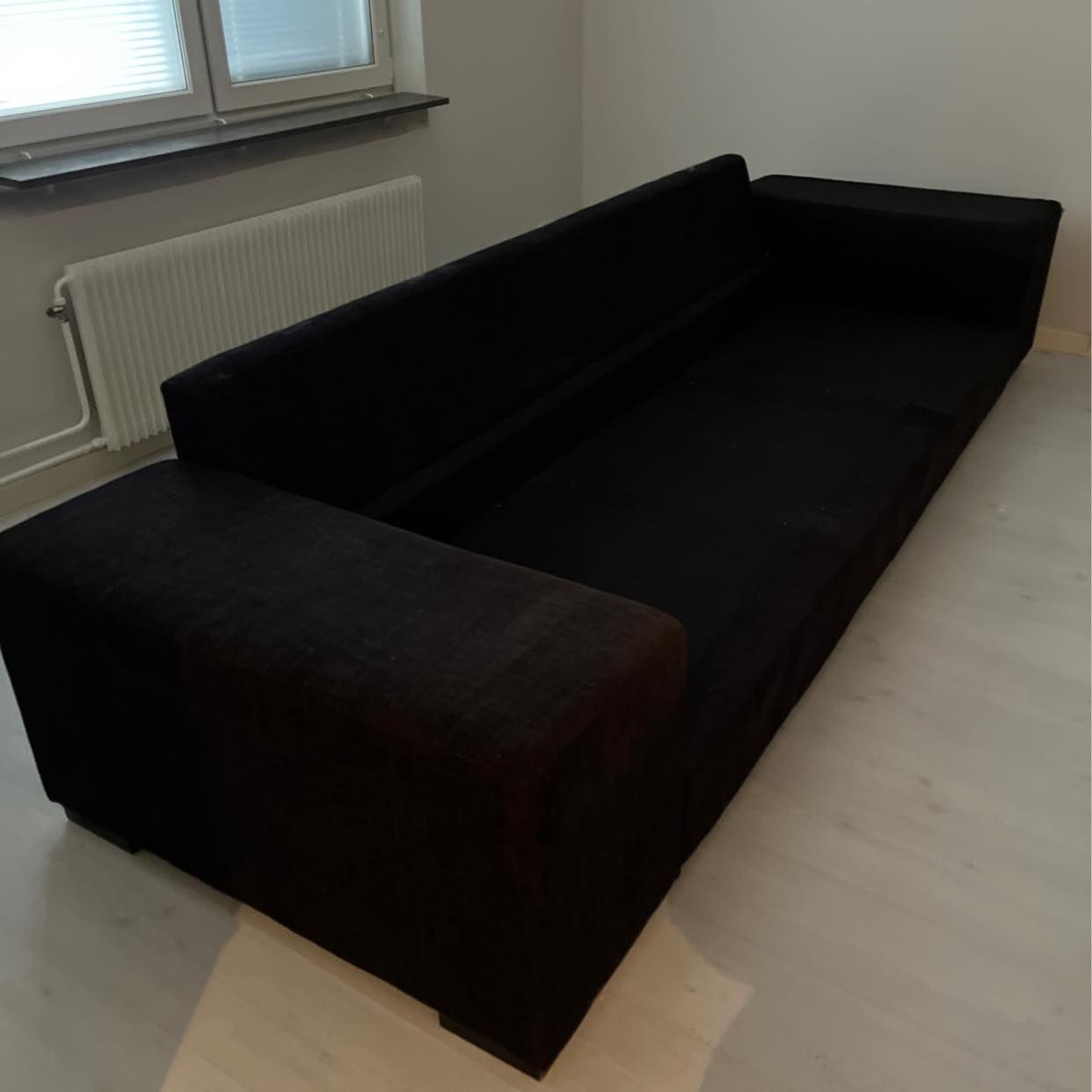 image of Slänga möbler - Stockholm