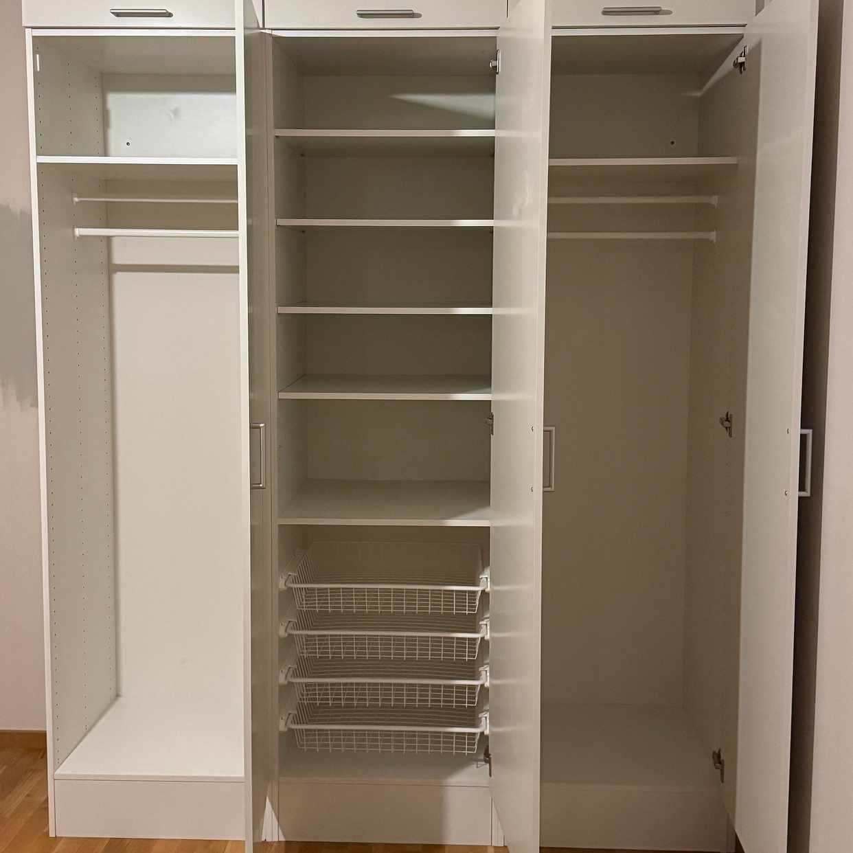 image of Wardrobes for free - Sollentuna