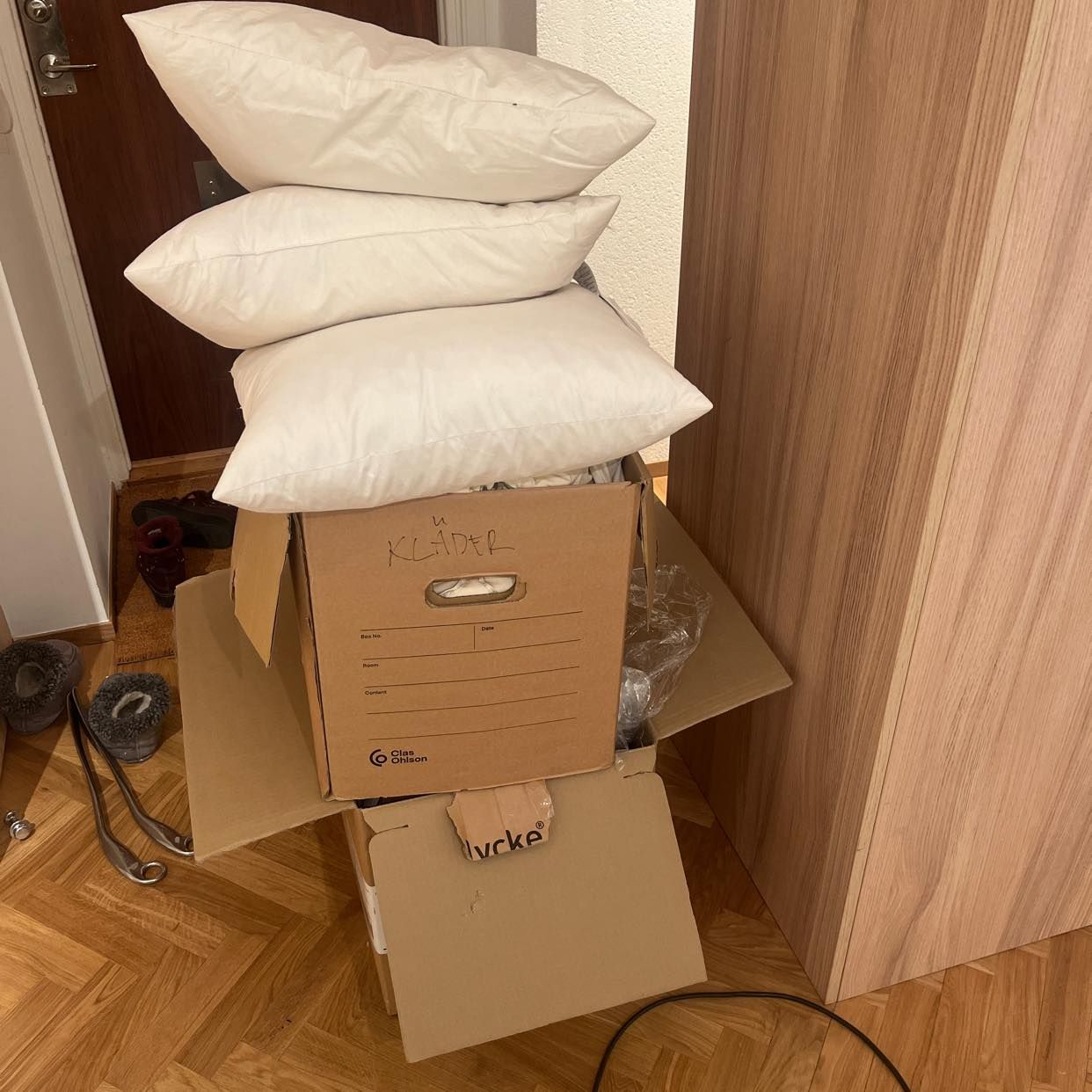 image of Cardboard, plastic - Östermalm