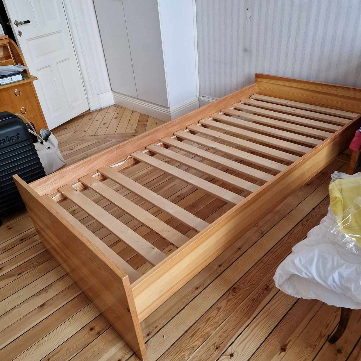 image of Säng skänkes - Stockholm