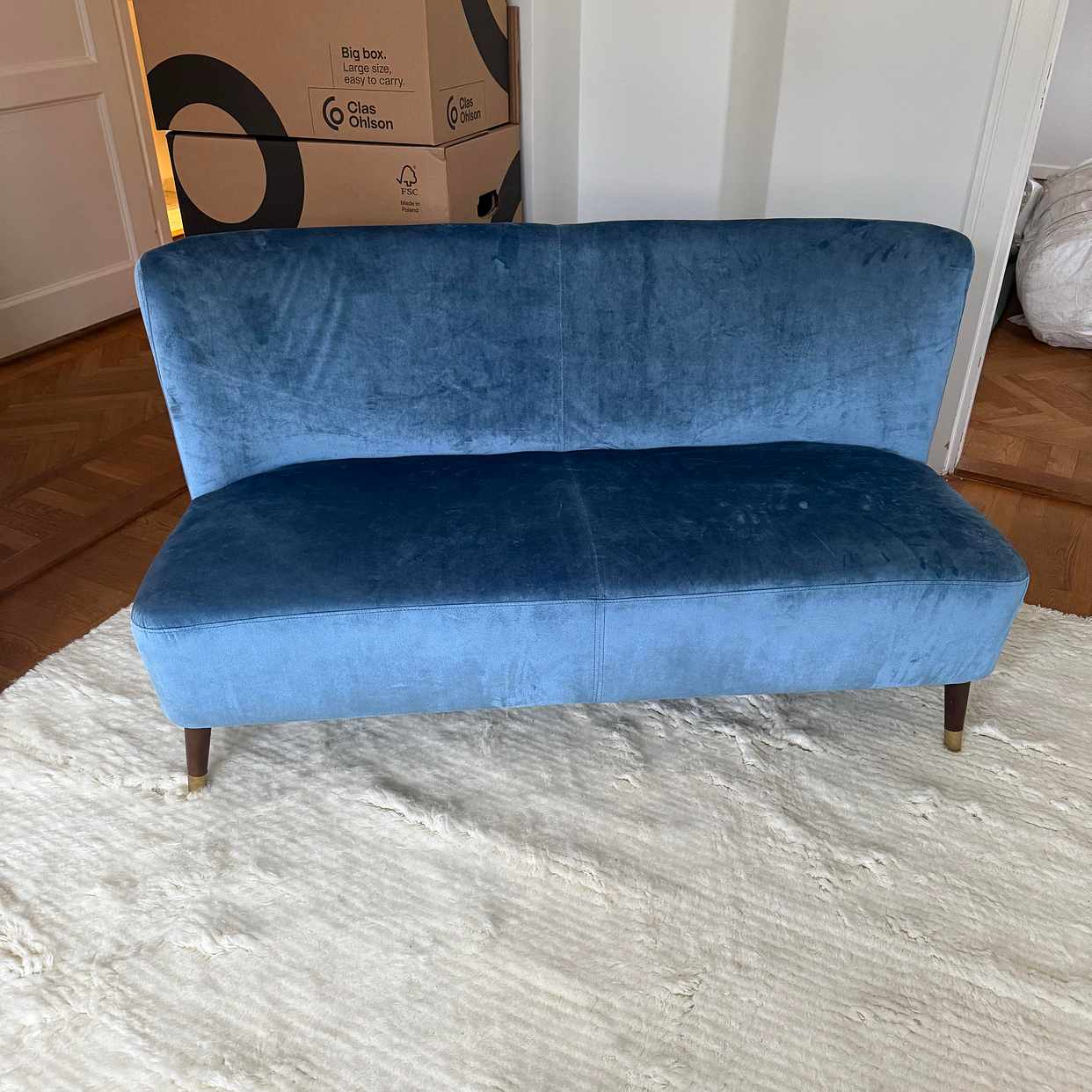 image of Liten soffa kartonger - Östermalm
