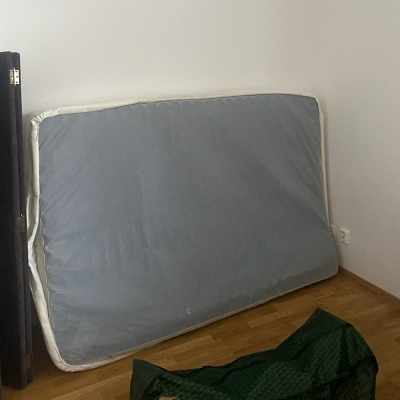 image of Säng o madrass hämtas - 