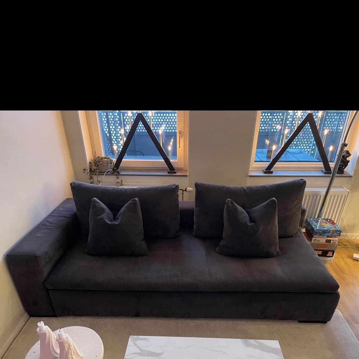 image of Deliver sofa - 