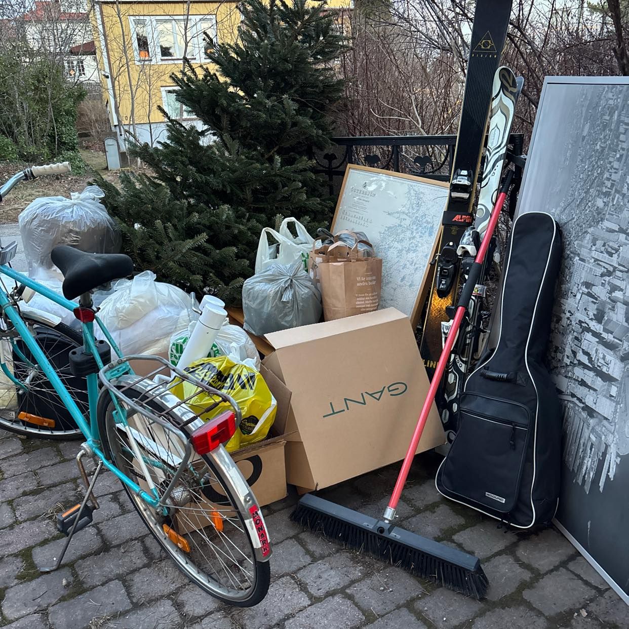 image of Återbruk, kartonger, gran - Bromma