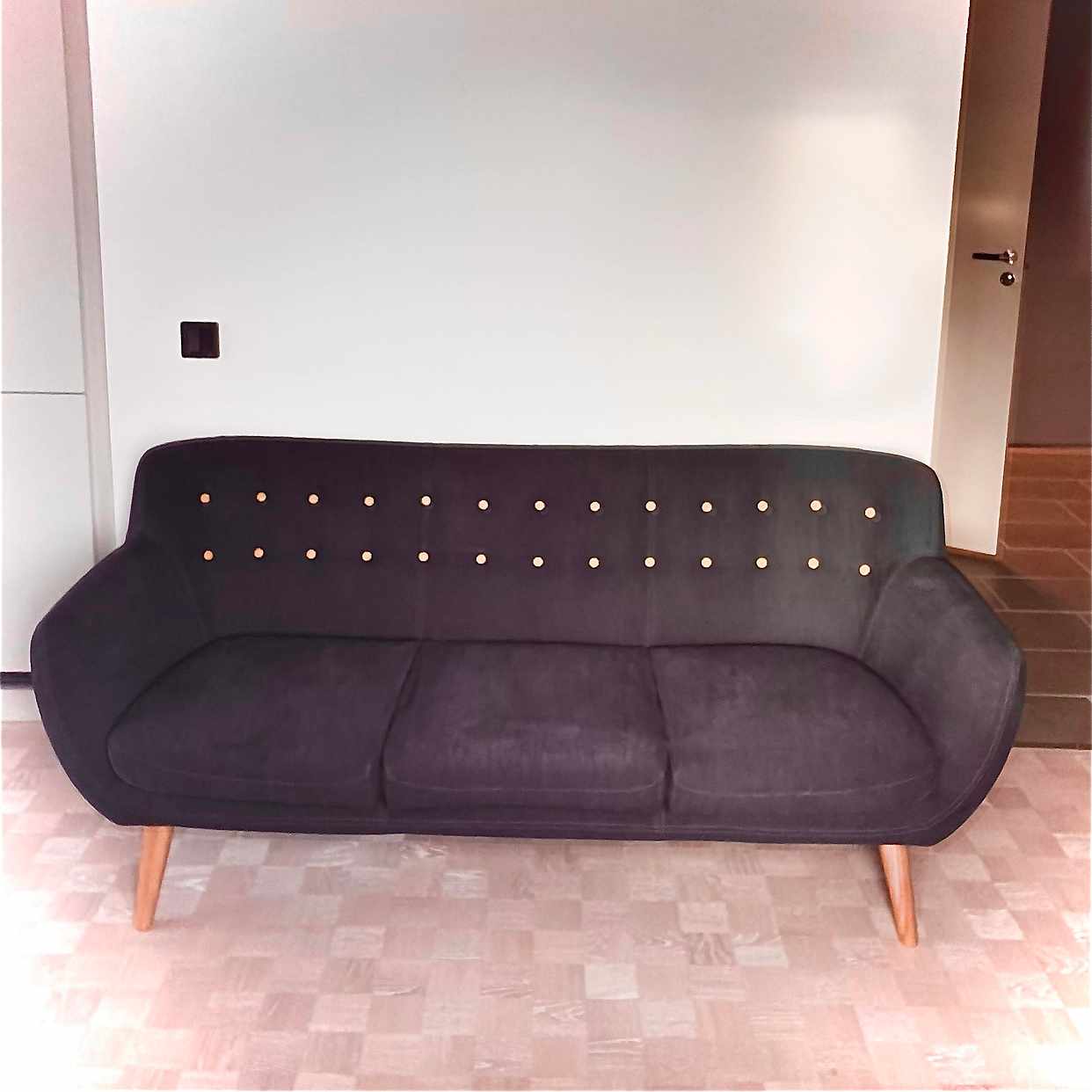 image of Soffa bortskänkes - Stockholm